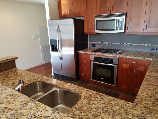 Building Photo - 1515 Dock St