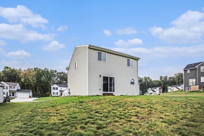 Building Photo - Immediate Occupancy Available!