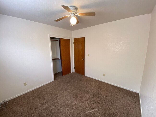 Building Photo - Lovely home for Rent in NW Visalia, located in the Oak West Neighborhood. Coming soon