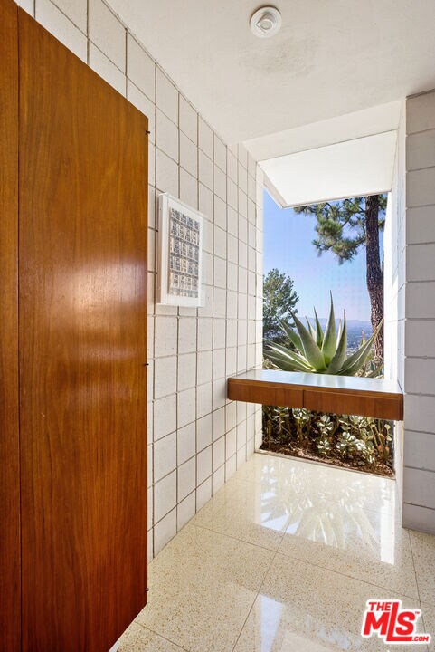 Building Photo - 3346 Beverly Ranch Rd