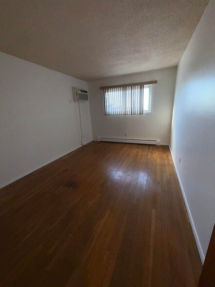 Building Photo - 115 McAdoo Ave