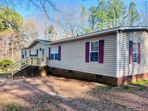 Building Photo - 4BR Home - Recently Updated - Available Soon!