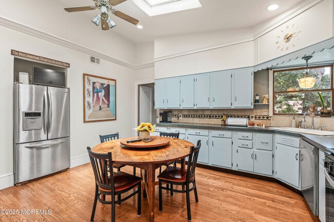 Building Photo - 400 Grassmere Avenue