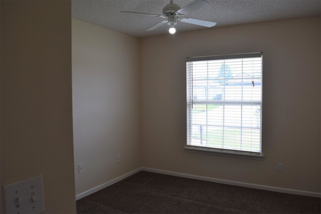 Building Photo - 6796 Gentle Oaks Dr