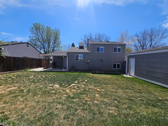 Building Photo - Spacious 4-Bedroom Aurora Home with Garage...