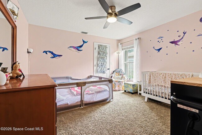 Building Photo - 1575 Sun Gazer Dr