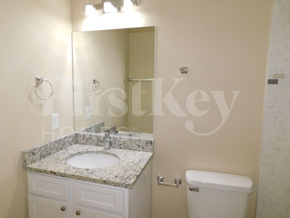 Building Photo - 2432 Northbrook Rd