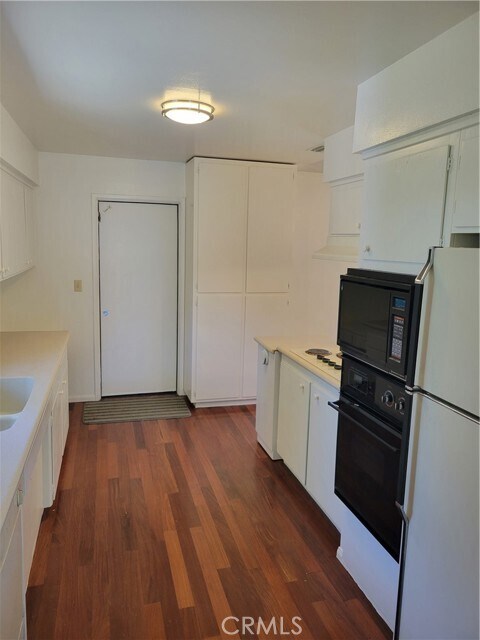 Building Photo - 3389 Celeste Dr