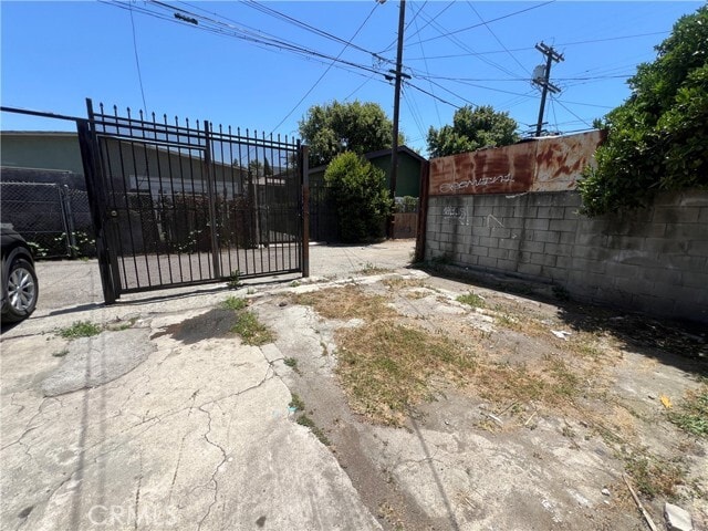 Building Photo - 3108 6th Ave