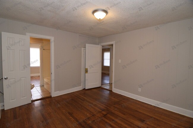 Building Photo - Section 8 OK!!! All Electric 3 Bed/2 Bath