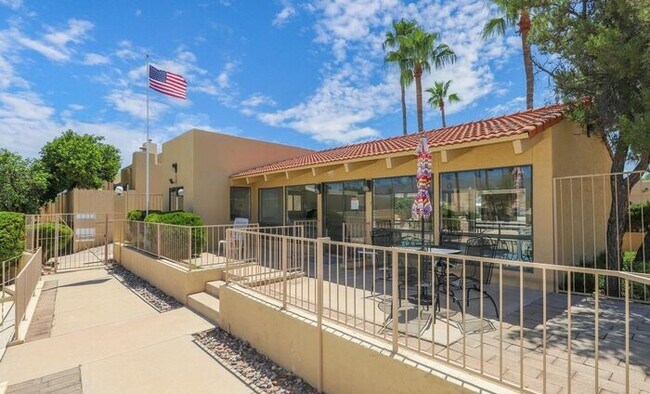 Building Photo - Pending/ Rented - 2-Car Garage & Fenced Yard! 2-Bed, 2-Bath Home in East Tucson