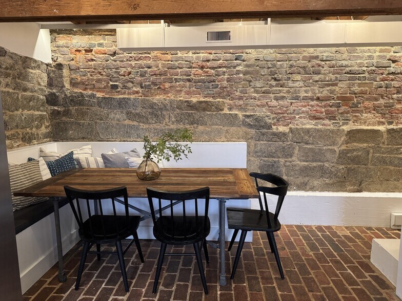 Dining Area - 26 East St