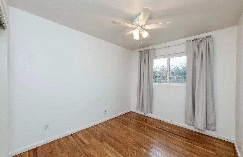 Building Photo - 5641 E Austin Way