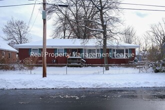 Building Photo - Charming 3 bedrooms in Rensselaer