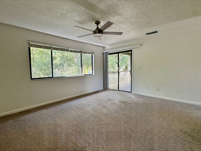 Building Photo - Beautiful 3 Bedroom 3 Bath home $2275