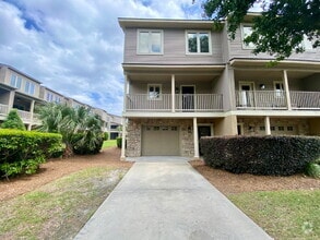 Building Photo - Four Bedroom Townhome Located on Hilton He...
