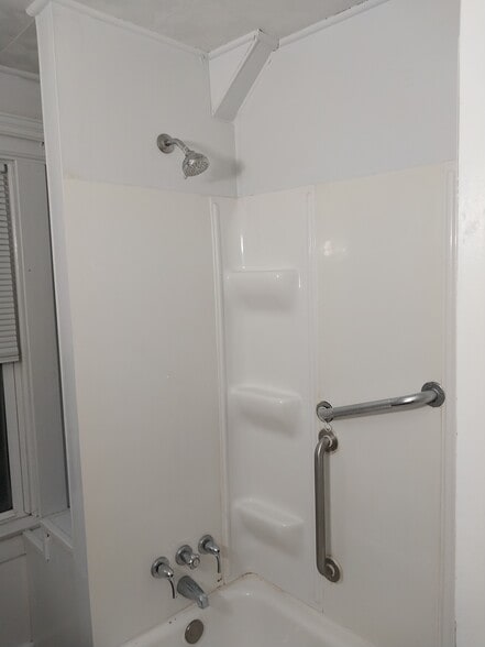 Building Photo - 51 E Summit St