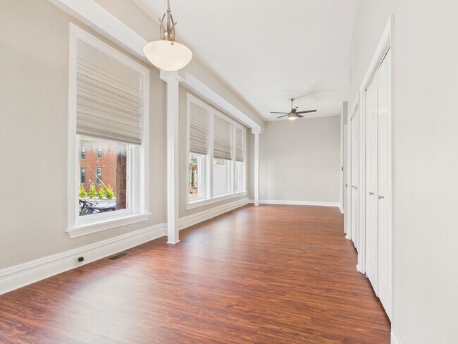 Building Photo - 1017 N Front St