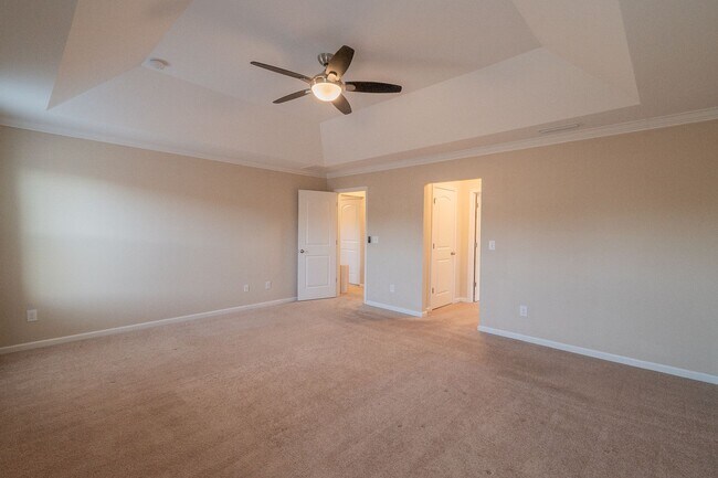 Building Photo - Spacious 4 Bedroom, 3.5 Bath Home for Rent in Pineville!