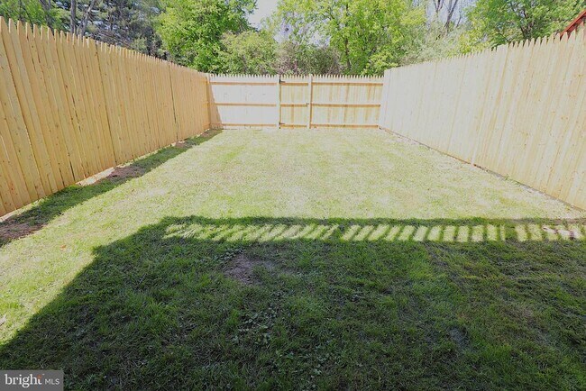 Building Photo - 18365 Honeylocust Cir