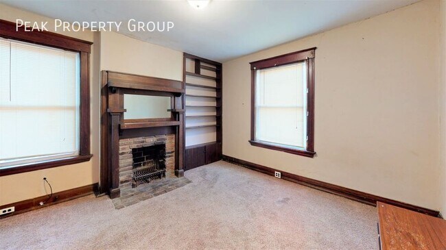 Building Photo - 2354 Stratford Ave