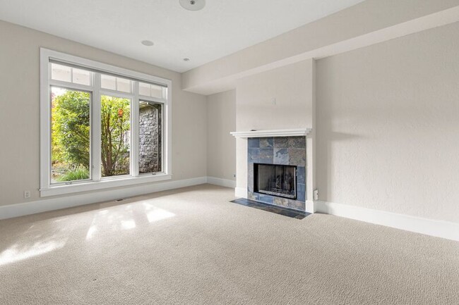 Building Photo - 16275 NE Eilers Rd