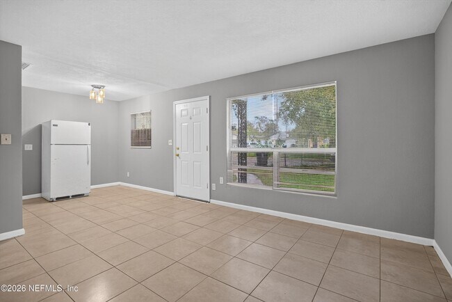 Building Photo - 4030 Leonard Cir E