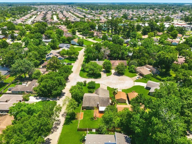 Building Photo - 17511 Favor Bend Ct