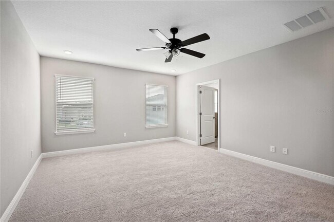 Building Photo - 2560 Warren Acrs Blvd