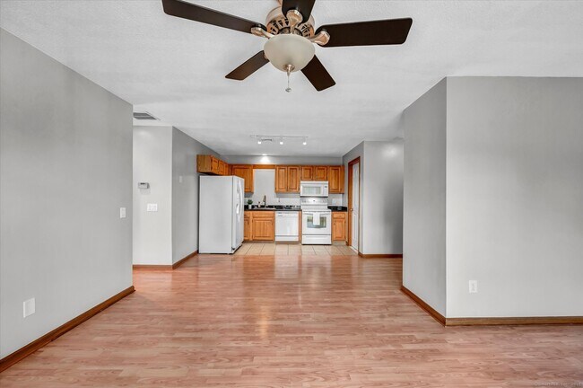 Building Photo - 48 N Mountain Rd