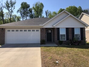 Building Photo - 202 Sprucepine Rd