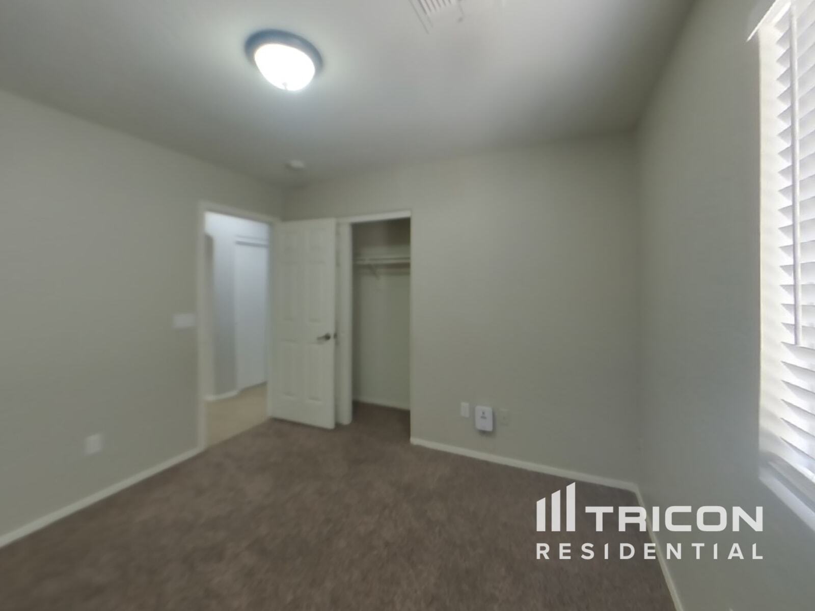 Building Photo - 31361 N Blackfoot Dr