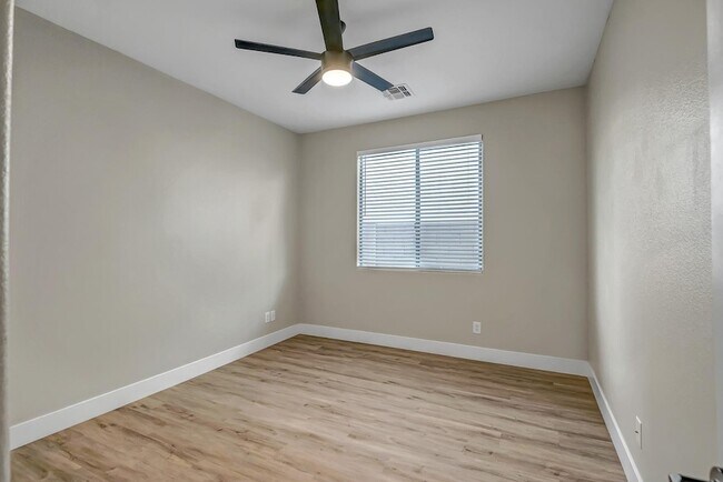 Building Photo - 14456 W Boca Raton Rd