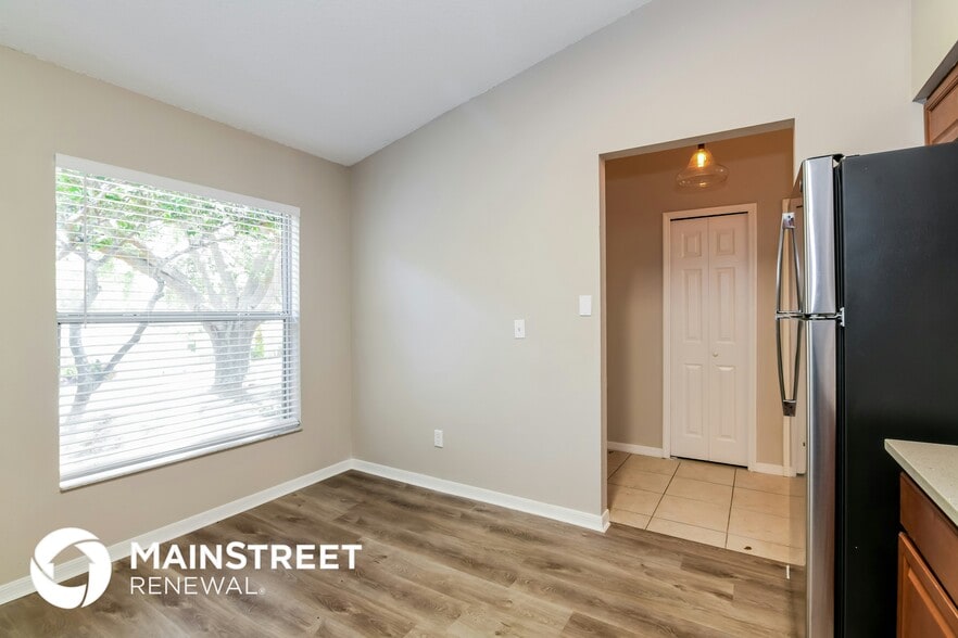 Building Photo - 10624 Lake Ralph Dr