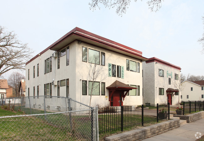 Primary Photo - 1119-1123 Logan Ave