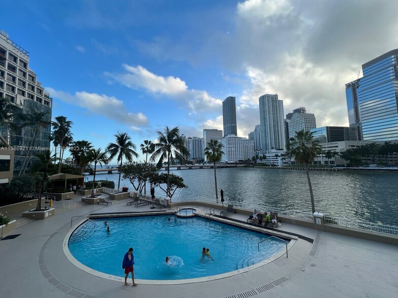 Building Photo - 701 Brickell Key Blvd