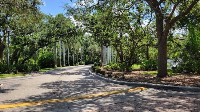 Building Photo - 4126 Central Sarasota Pkwy