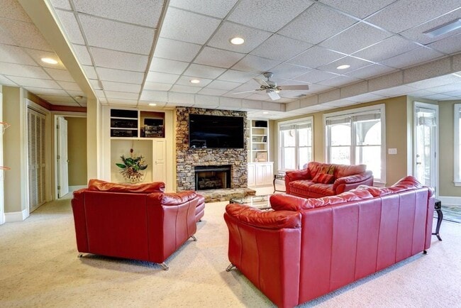 Building Photo - 7610 Wentworth Dr