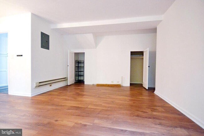 Building Photo - 3678 Gunston Rd