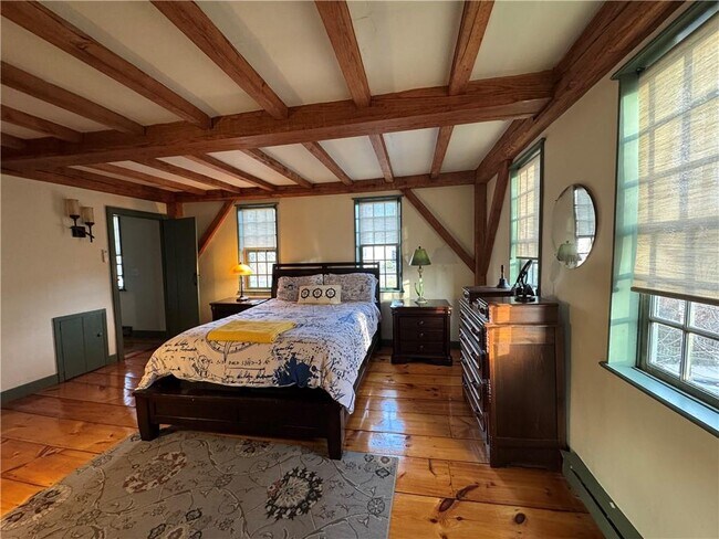 Building Photo - 9 Thames St