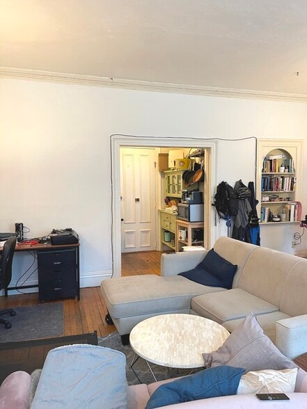 Building Photo - 482 Beacon St