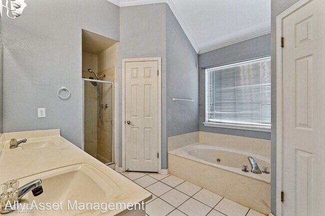 Building Photo - 4 br, 2 bath House - 5917 Clearview Circle