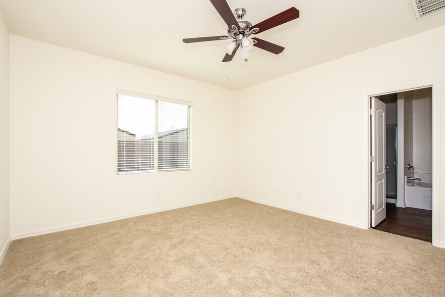 Building Photo - 4116 S 81st Dr