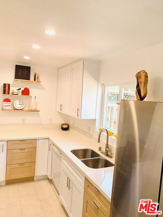 Building Photo - 11138 Aqua Vista St