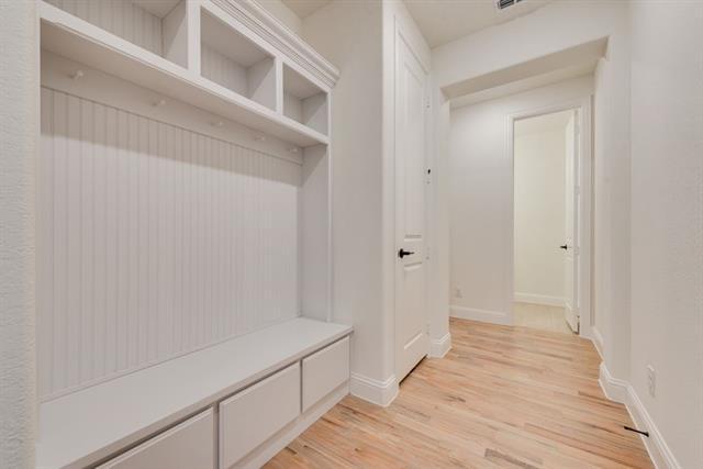 Building Photo - 809 Turnbull Ave