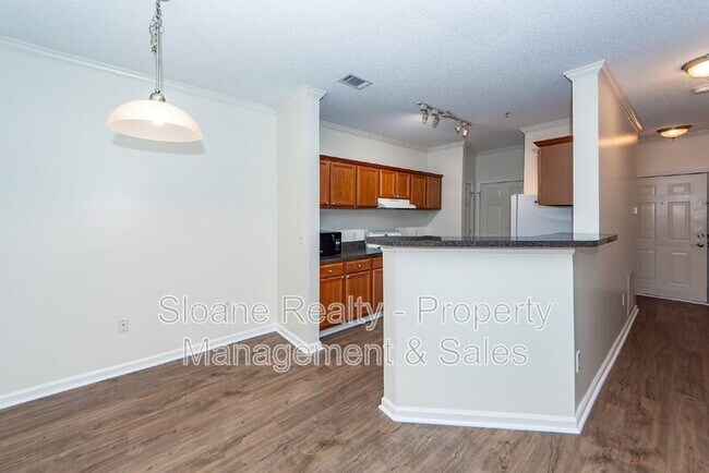 Building Photo - 45 Sycamore Ave