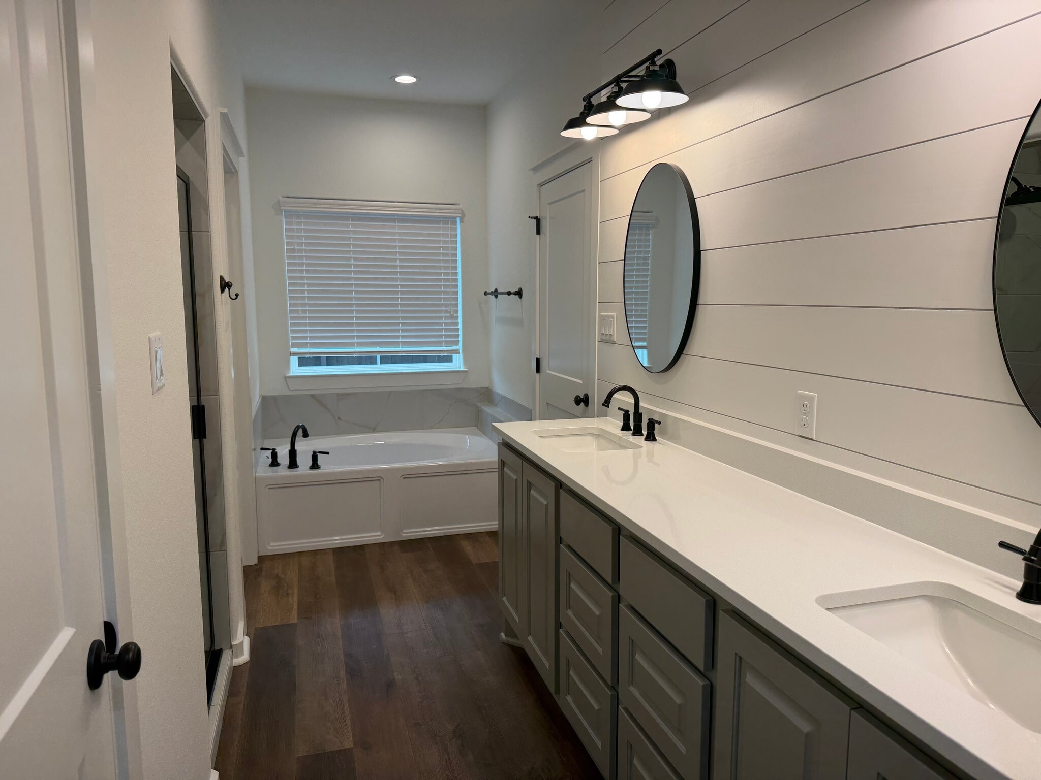 Building Photo - 5041 Mooney Fls Dr