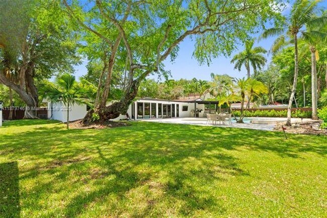 Building Photo - 15202 SW 80th Ave