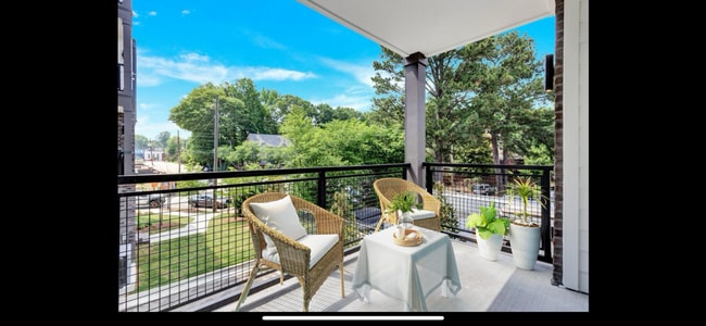 Building Photo - Beautiful Grant Park Condo