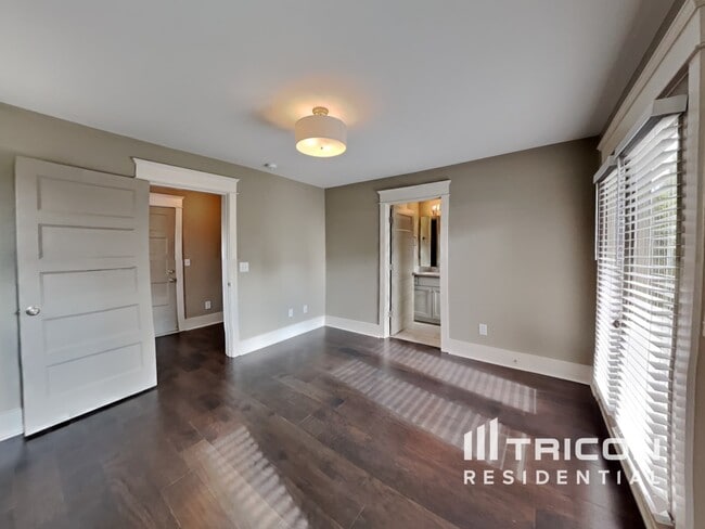Building Photo - 1200 Hillwood Private Cove